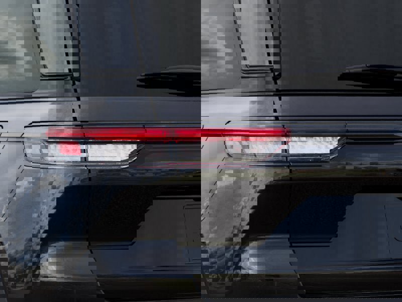 New 2025 Jeep Grand Cherokee Altitude image 31