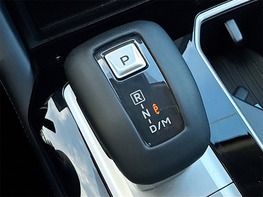 New 2025 Mitsubishi Outlander SE image 17