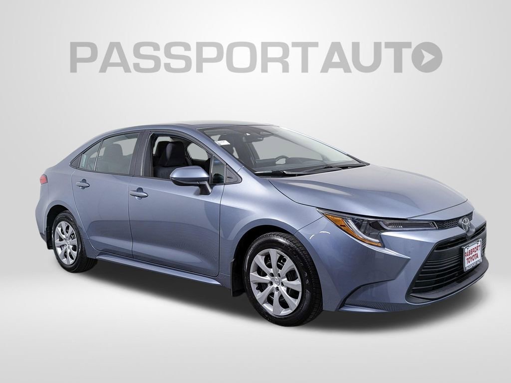 Used 2025 Toyota Corolla LE image 10