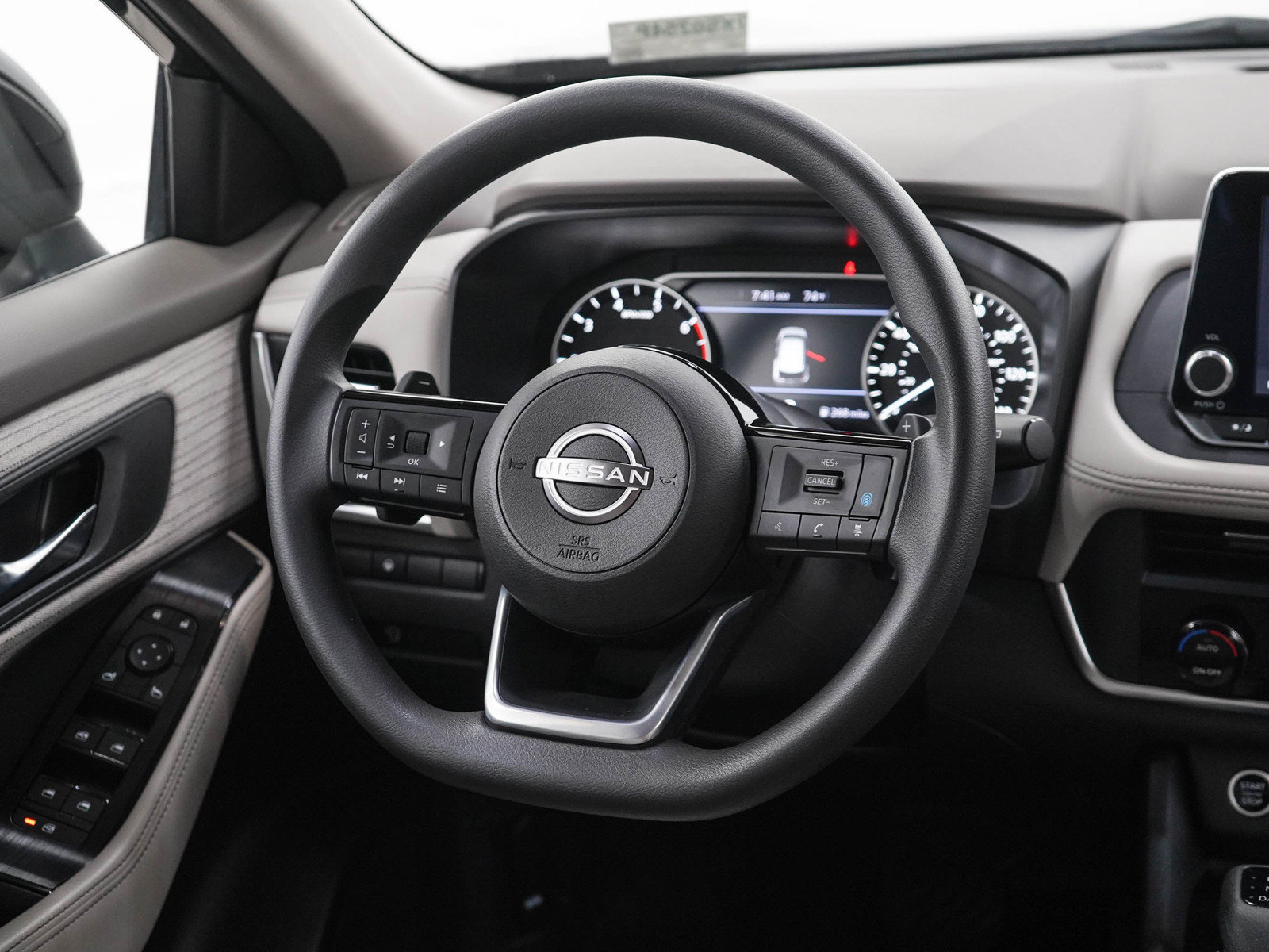 Used 2023 Nissan Rogue SV AWD/4WD image 14