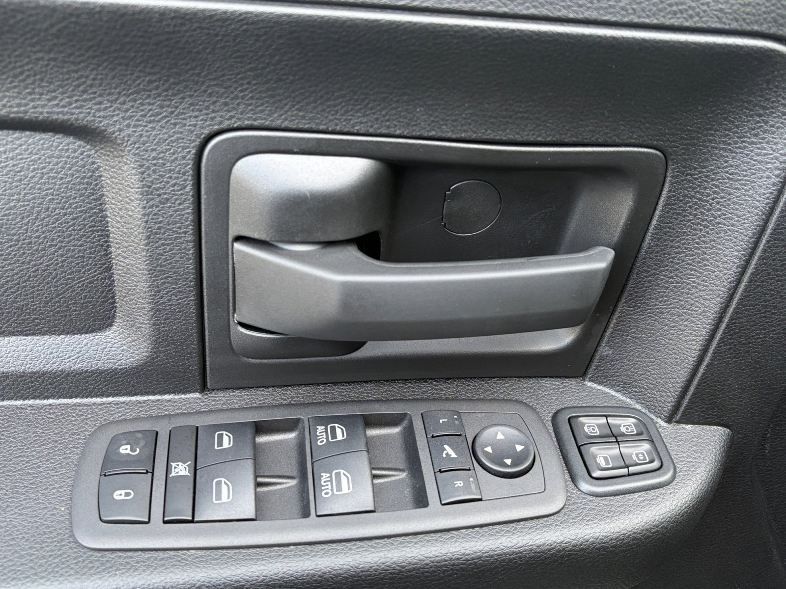 Used 2024 RAM 3500 Tradesman w/ Chrome Appearance Group image 15