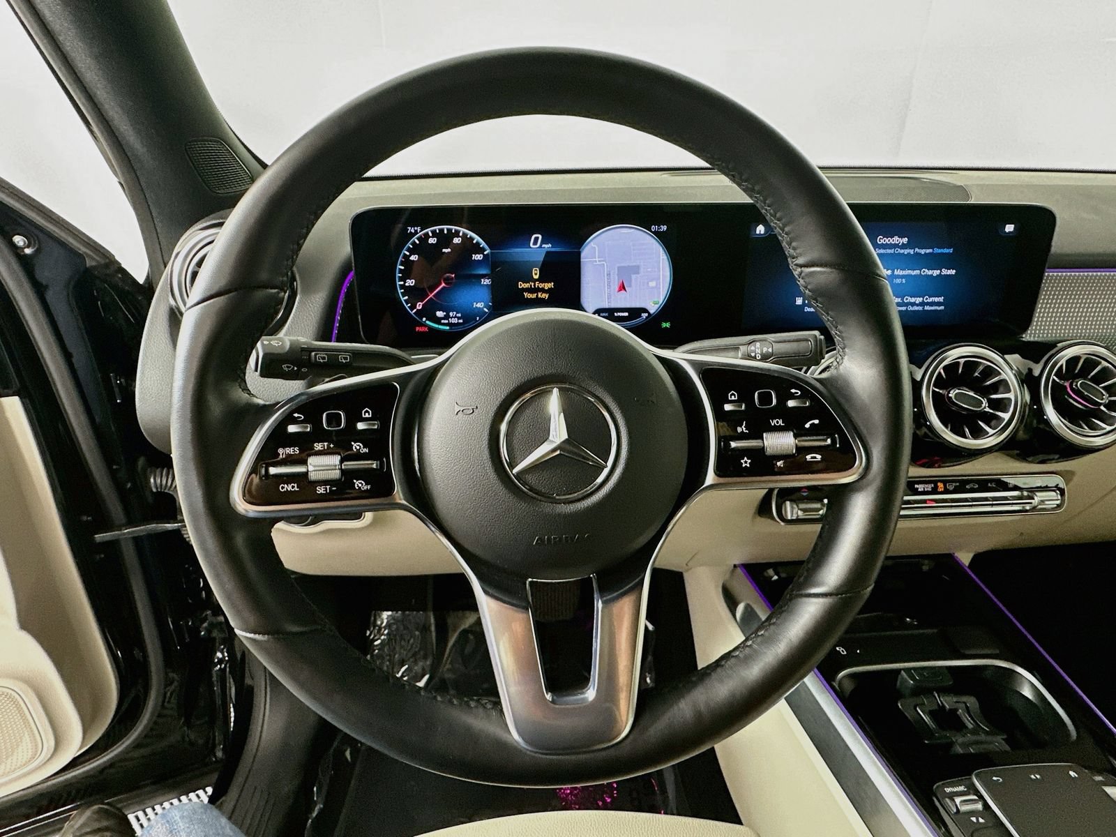 Used 2023 Mercedes-Benz EQB 300 4MATIC w/ Exclusive Package image 11