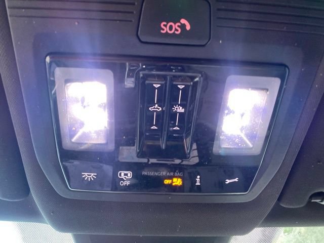 Used 2024 Volkswagen Atlas Cross Sport SEL R-Line AWD/4WD image 16