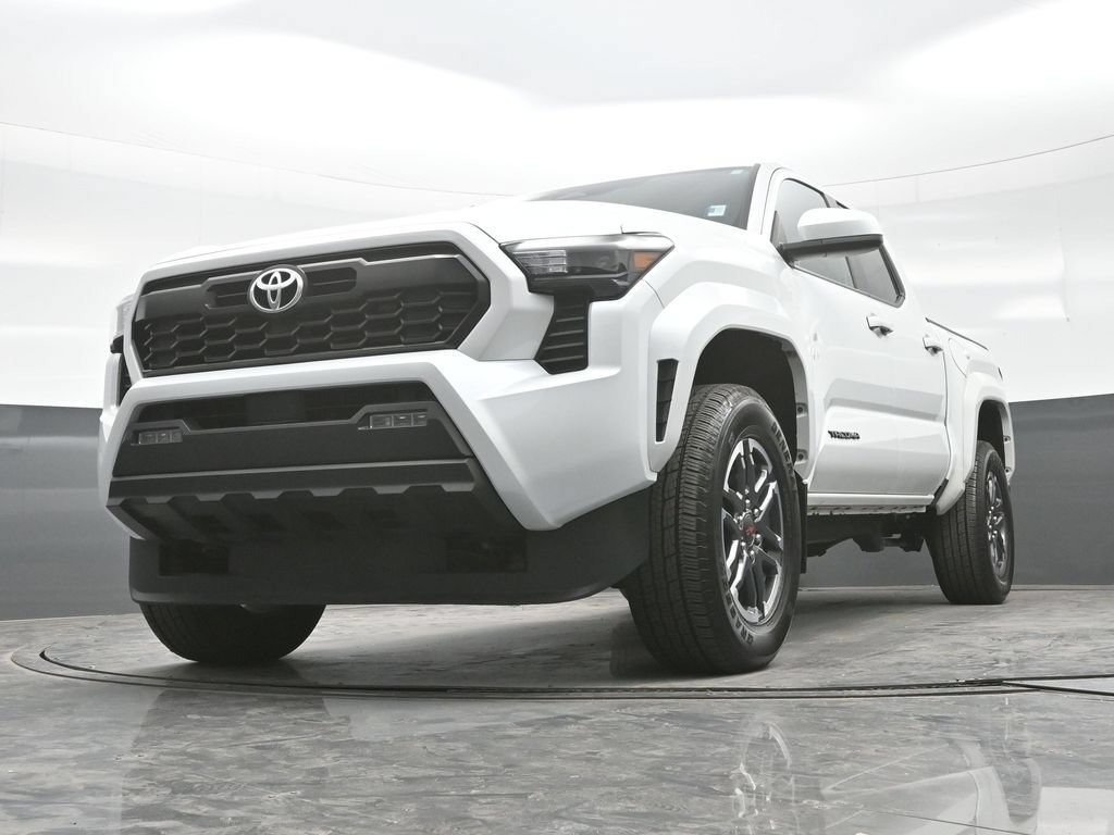 Used 2024 Toyota Tacoma TRD Sport AWD/4WD image 23