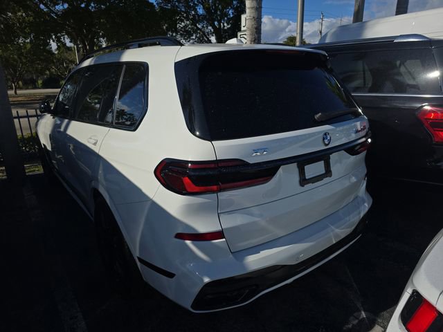 Used 2025 BMW X7 M60i w/ M Sport Professional Package image 3