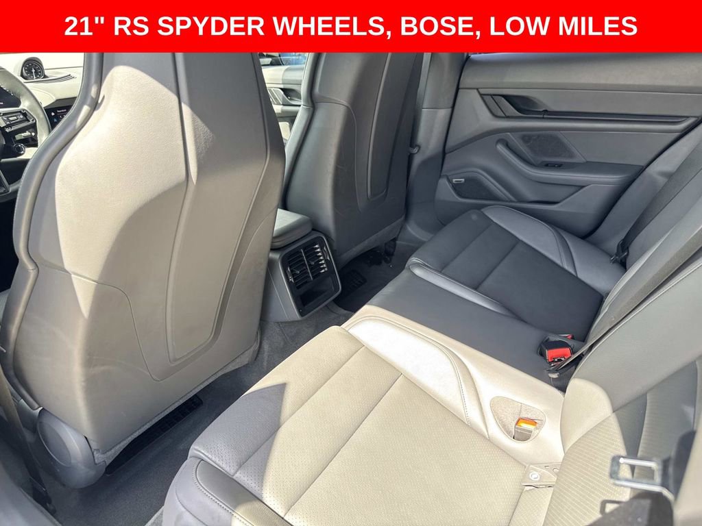 Used 2023 Porsche Taycan image 12