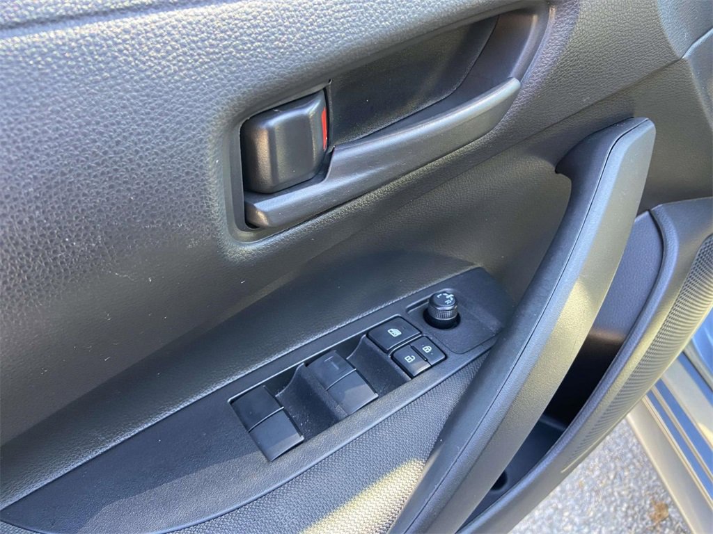 Used 2025 Toyota Corolla LE image 13