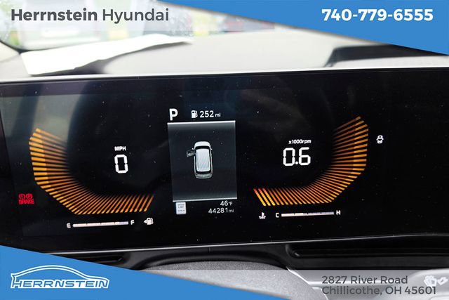 Used 2025 Kia Carnival FWD image 18