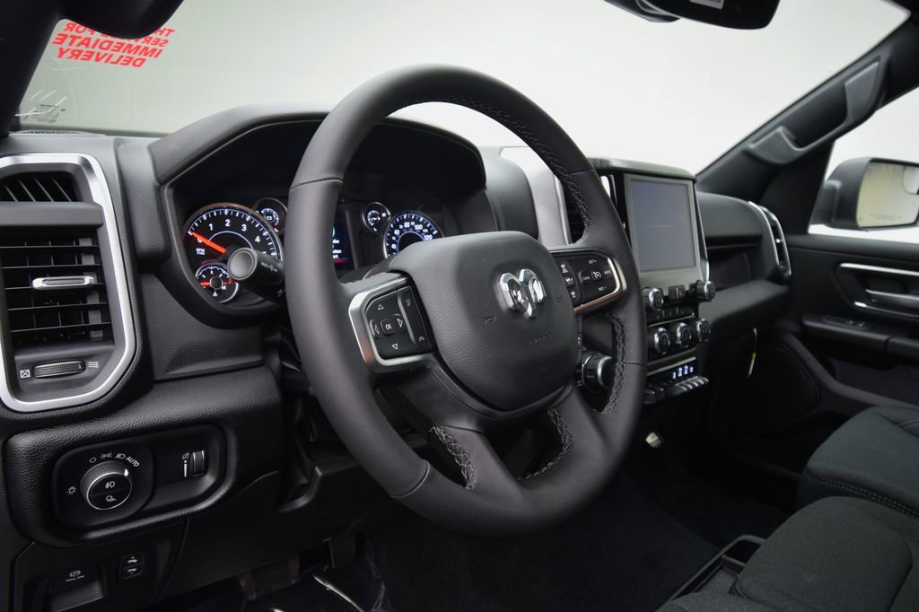 New 2026 RAM 1500 4x4 Crew Cab image 31