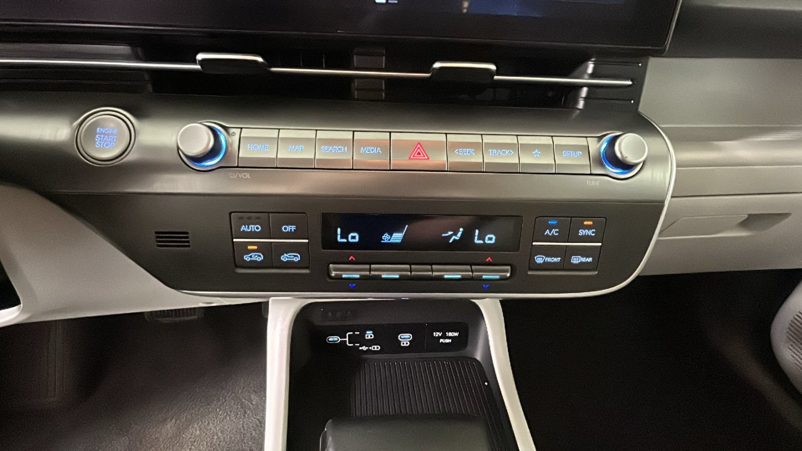 Used 2025 Hyundai Kona SEL FWD image 25