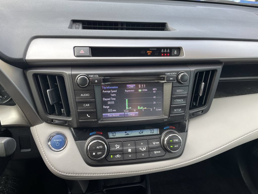 Certified 2018 Toyota RAV4 LE AWD/4WD image 18