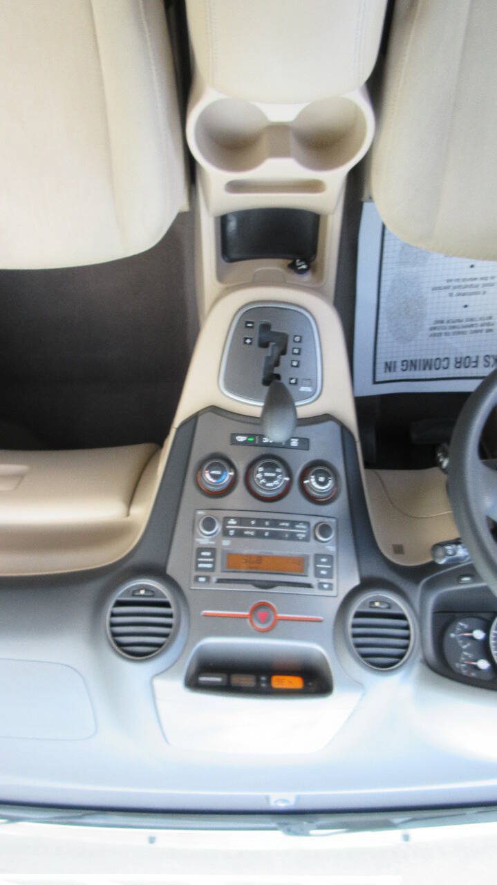 Used 2008 Kia Rondo LX FWD image 32