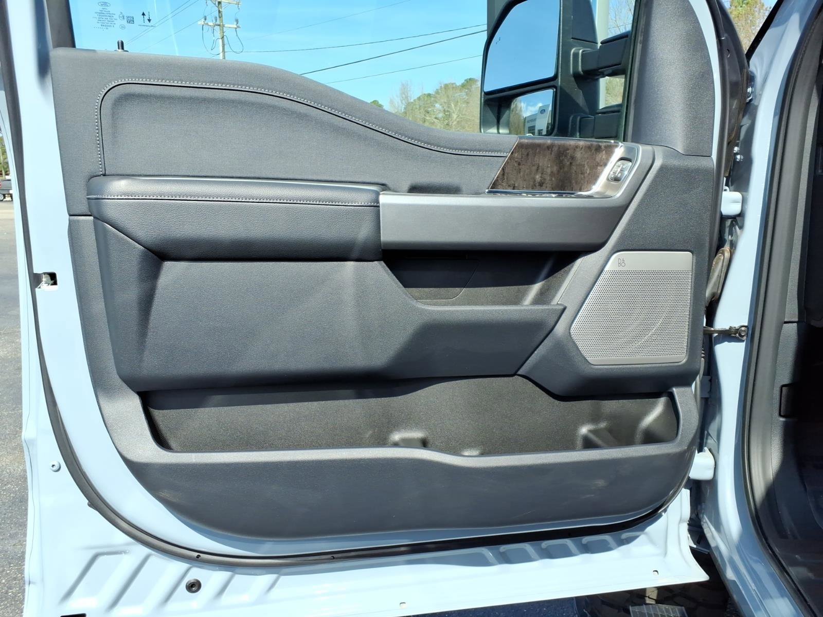 New 2026 Ford F250 Lariat w/ Black Appearance Package image 33