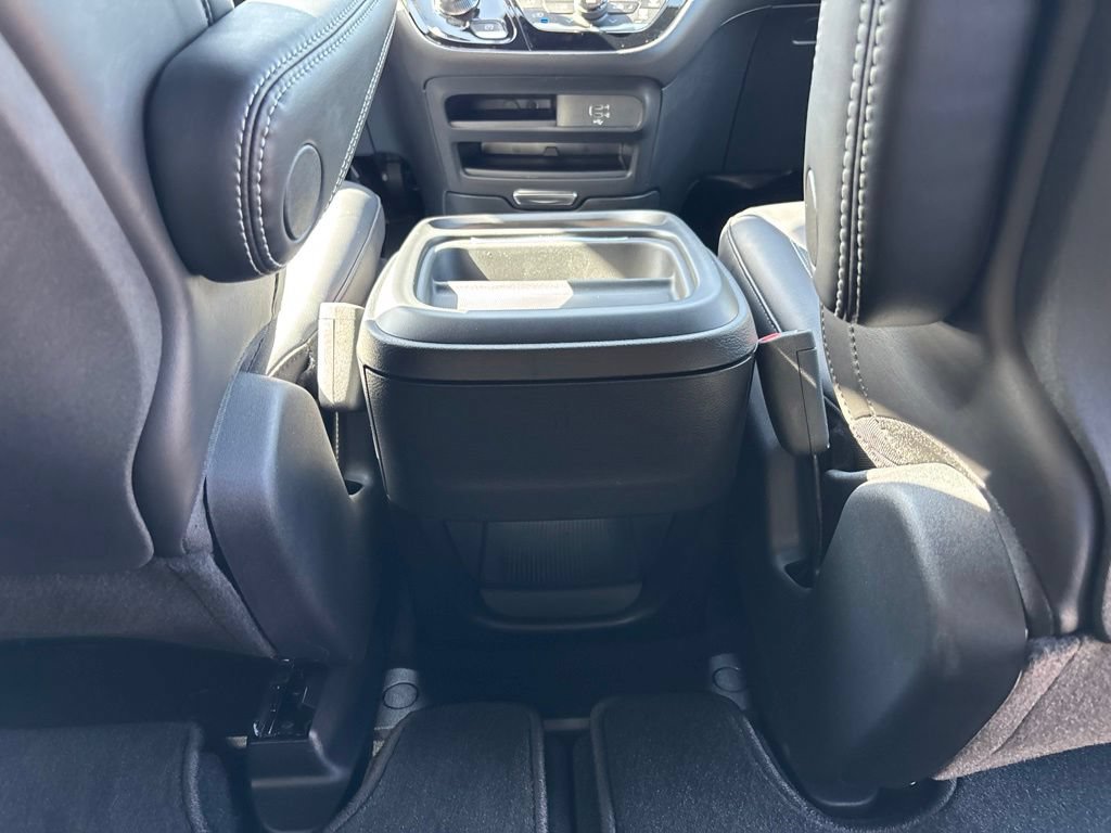 New 2027 Chrysler Pacifica Select FWD image 22