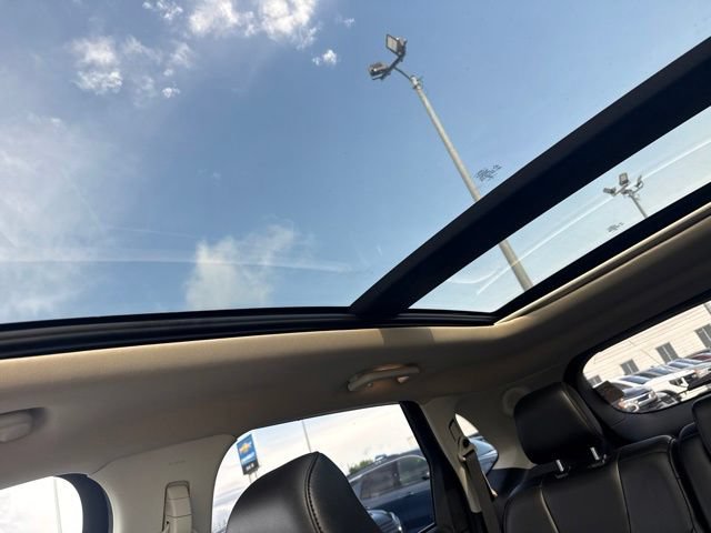 Used 2020 Ford Edge Titanium FWD image 23
