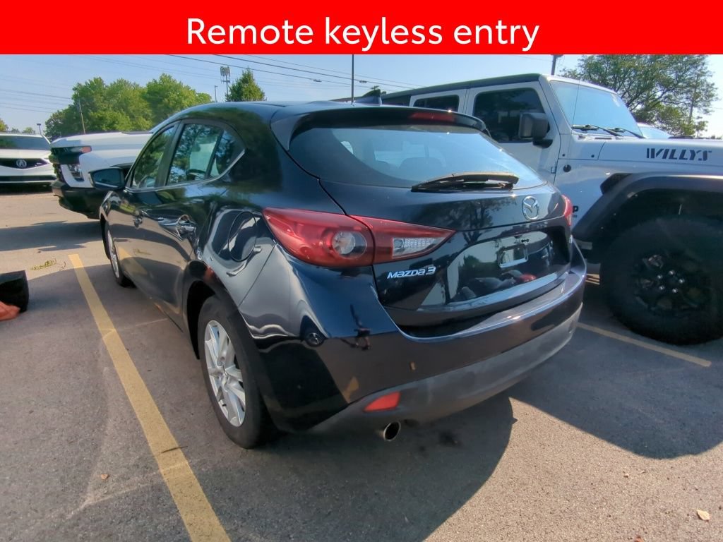 Used 2016 MAZDA MAZDA3 i Touring w/ Popular Equipment Package FWD image 4