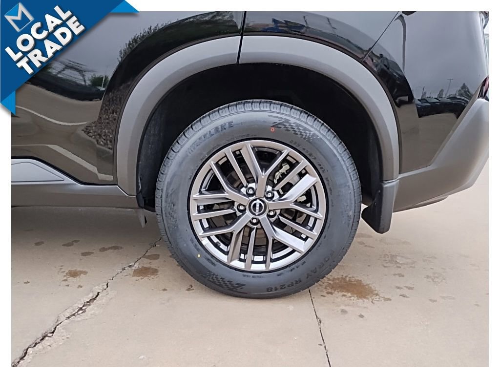 Used 2023 Nissan Rogue S AWD/4WD image 16