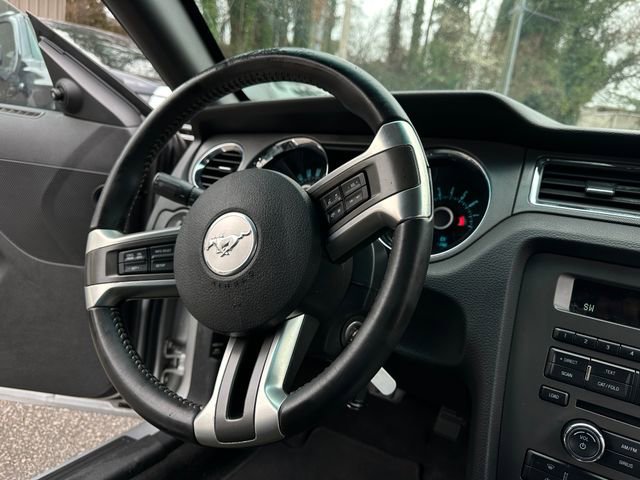 Used 2013 Ford Mustang Coupe RWD image 16