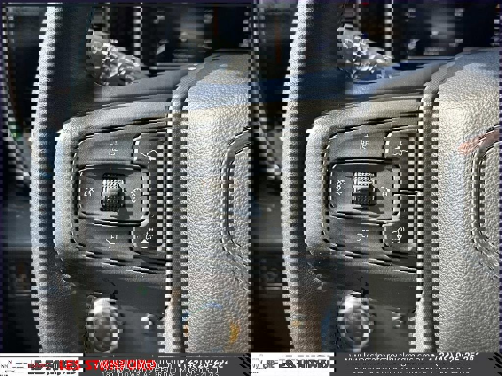 Used 2023 GMC Sierra 1500 SLE w/ X31 Off-Road Package image 23