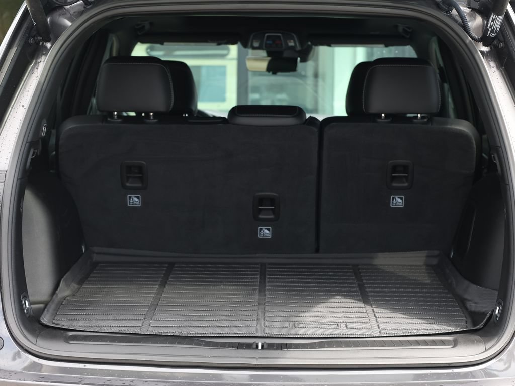 Used 2026 Jeep Grand Cherokee Limited w/ Luxury Tech Group II RWD image 8
