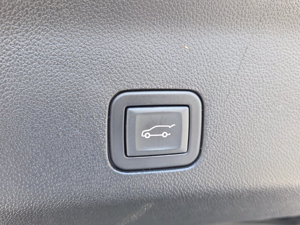 Certified 2023 GMC Yukon AT4 w/ AT4 Premium Plus Package AWD/4WD image 13