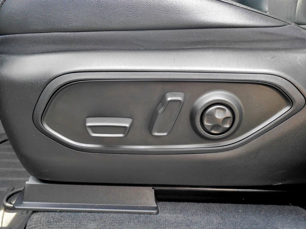 Used 2023 Jeep Grand Cherokee Altitude image 23