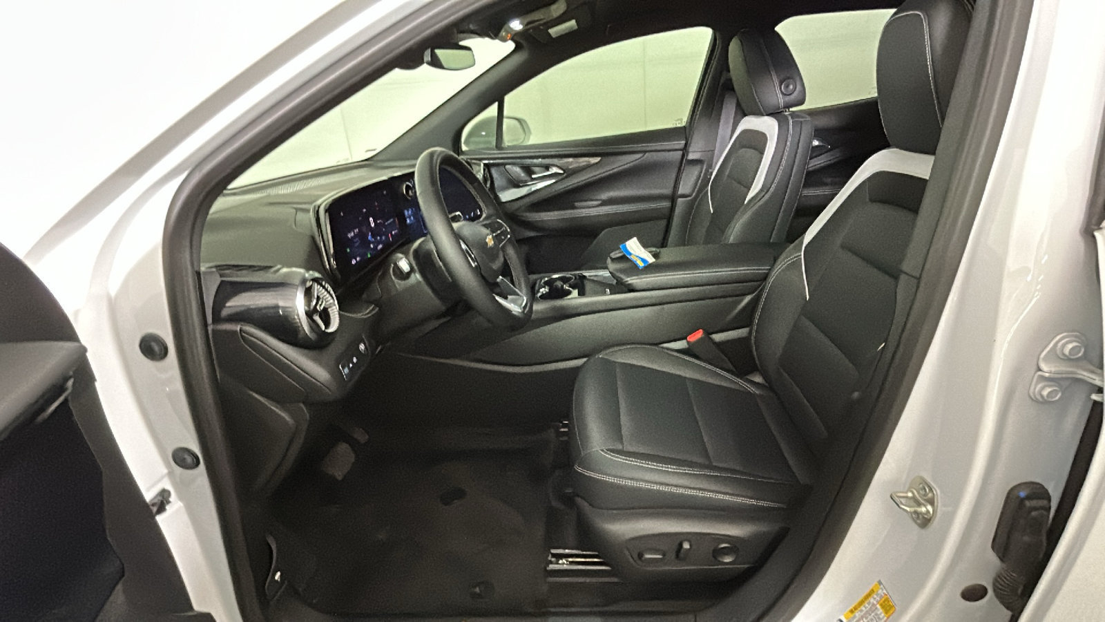 Used 2024 Chevrolet Blazer EV LT AWD/4WD image 14