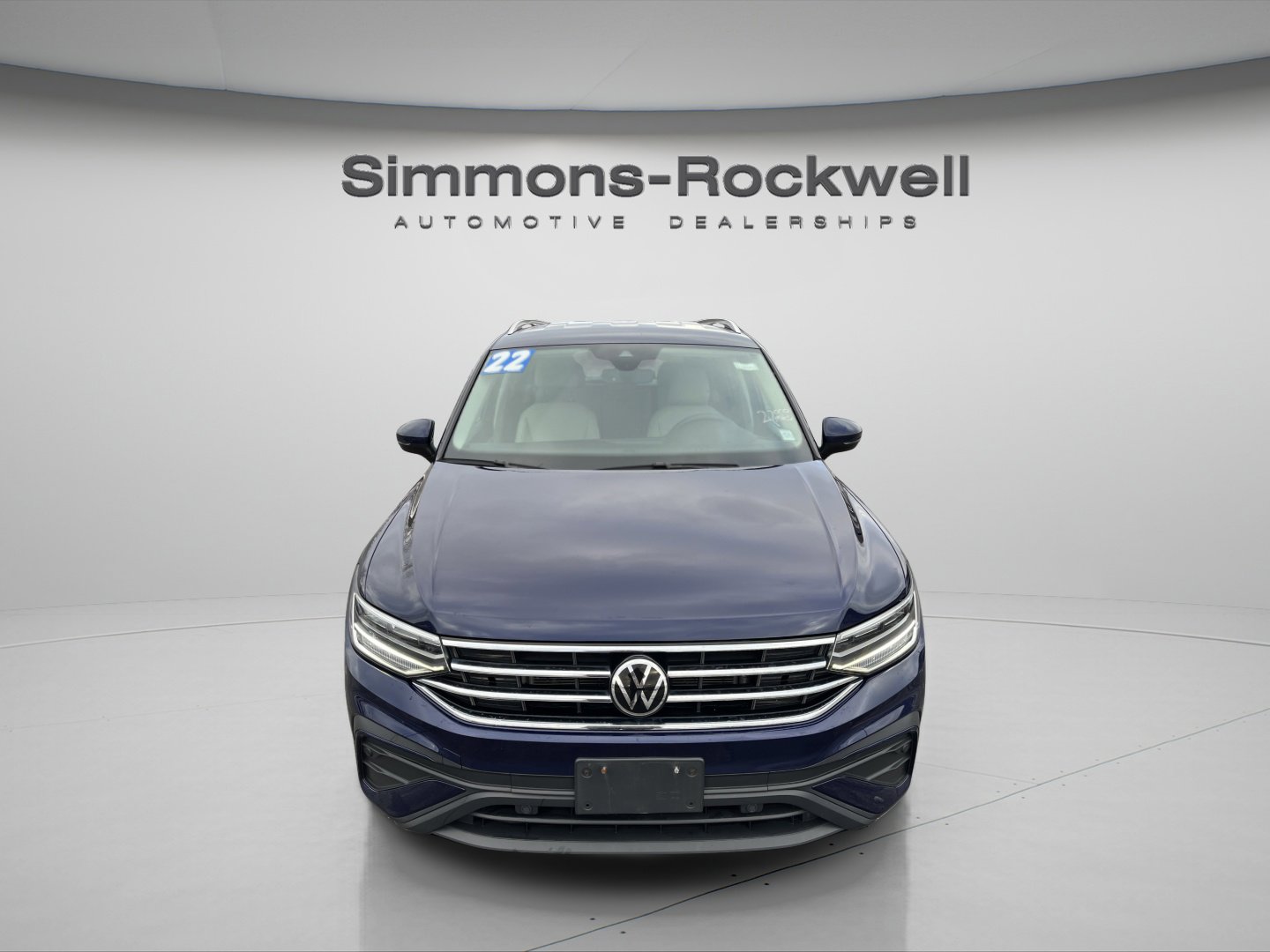 Used 2022 Volkswagen Tiguan SE image 2