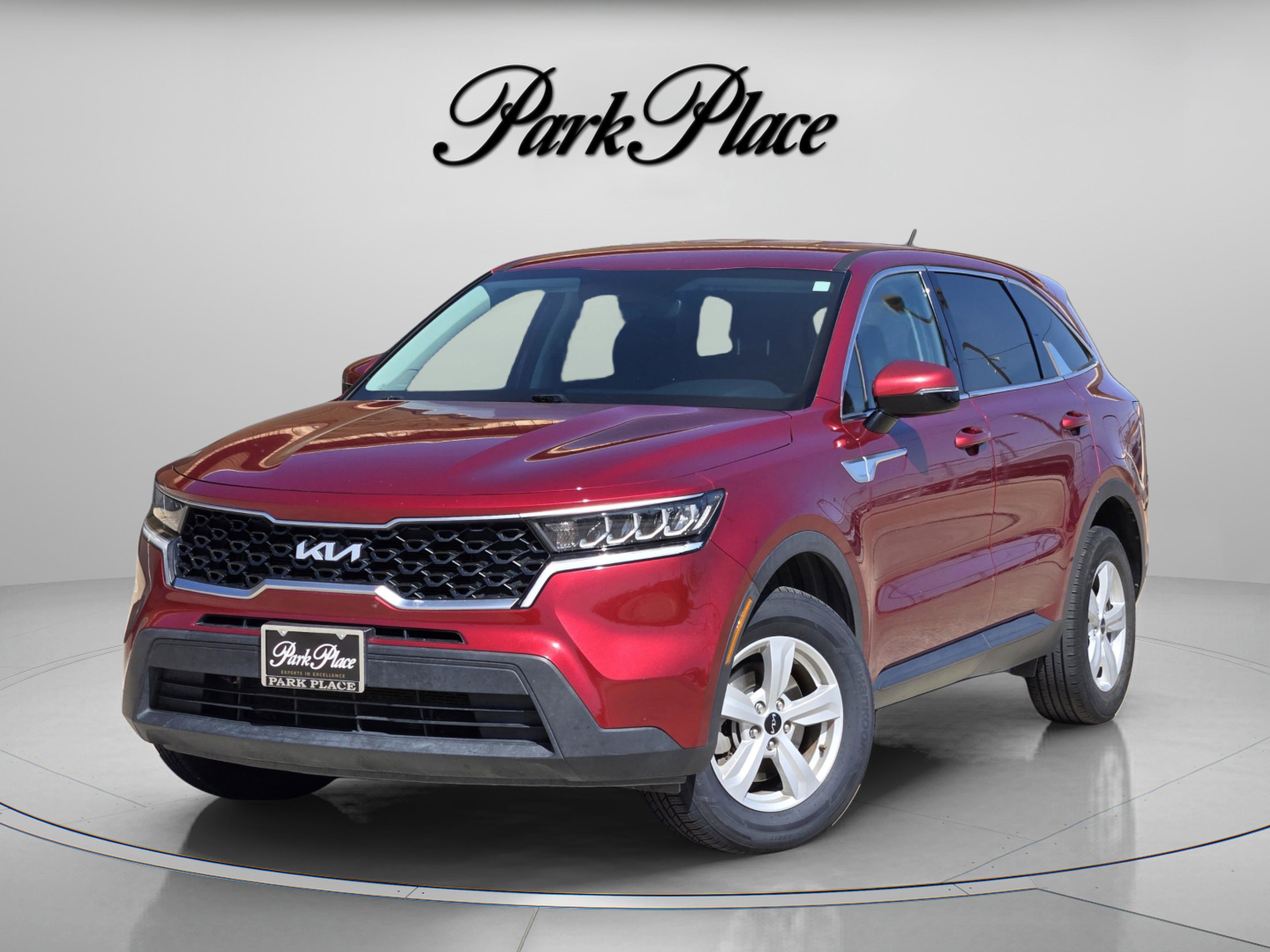 Used 2022 Kia Sorento LX image 1