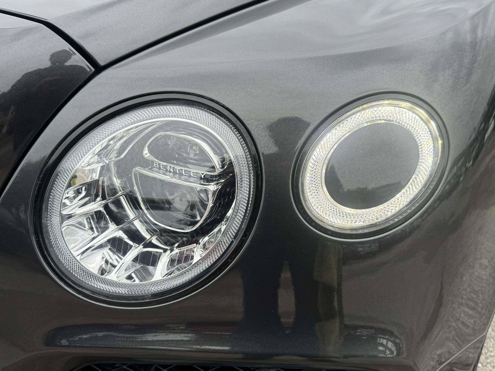 Used 2018 Bentley Bentayga AWD/4WD image 13