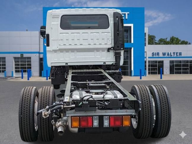 New 2025 Chevrolet Low Cab Forward image 8
