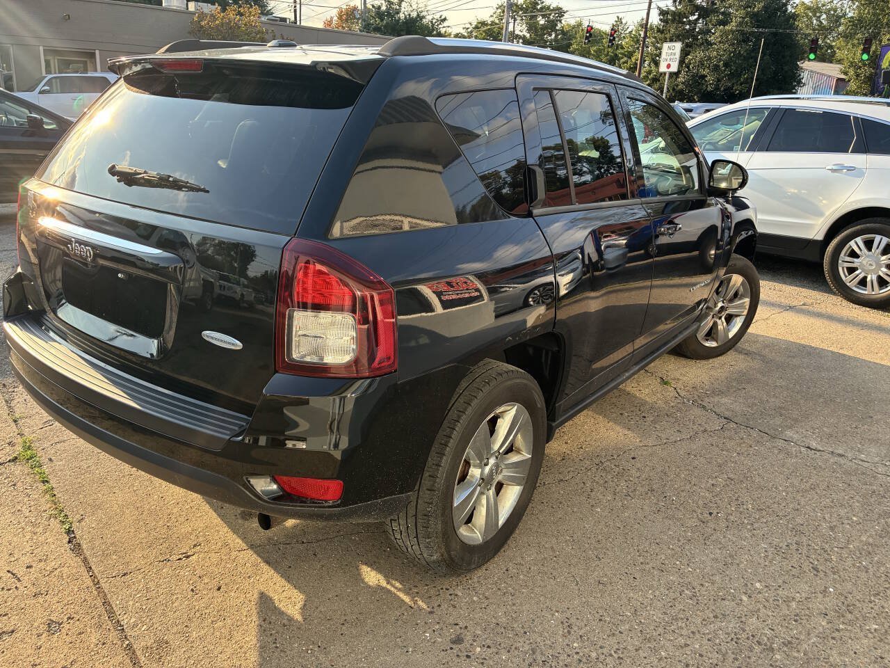 Used 2014 Jeep Compass Latitude w/ Sun/Sound Group FWD image 6