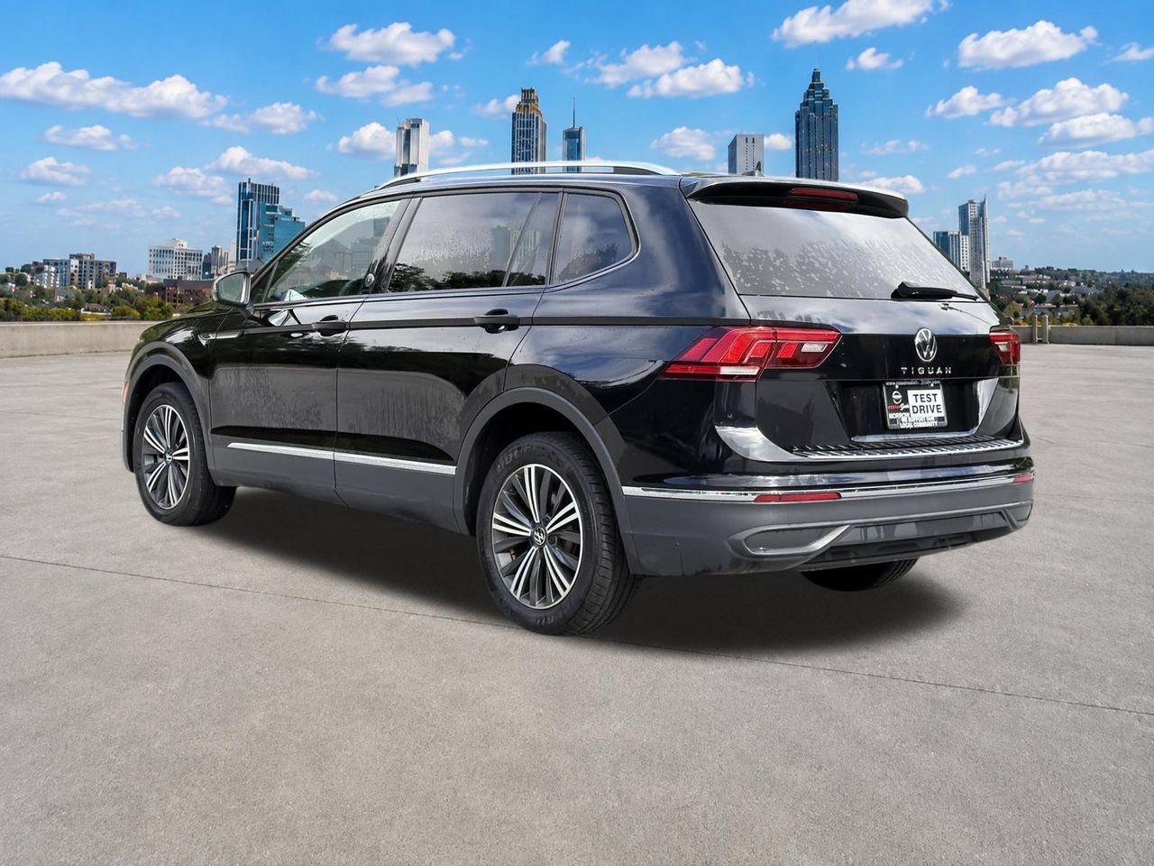 Used 2024 Volkswagen Tiguan SE FWD image 22