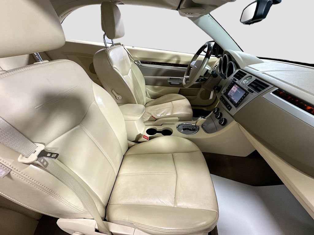 Used 2010 Chrysler Sebring Limited image 26