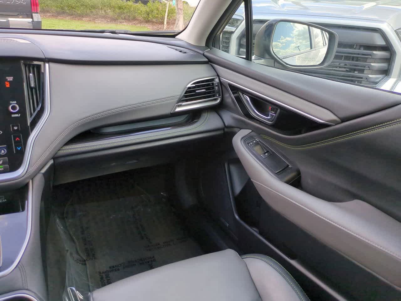 Used 2025 Subaru Outback Onyx Edition AWD/4WD image 16
