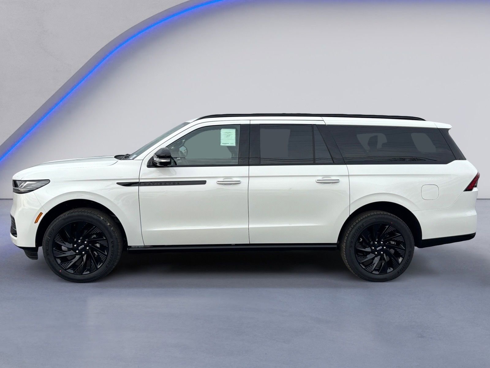 New 2026 Lincoln Navigator L Reserve w/ Jet Appearance Package AWD/4WD image 12
