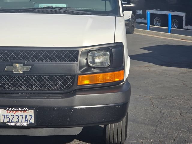 Used 2016 Chevrolet Express 2500 Extended RWD image 3