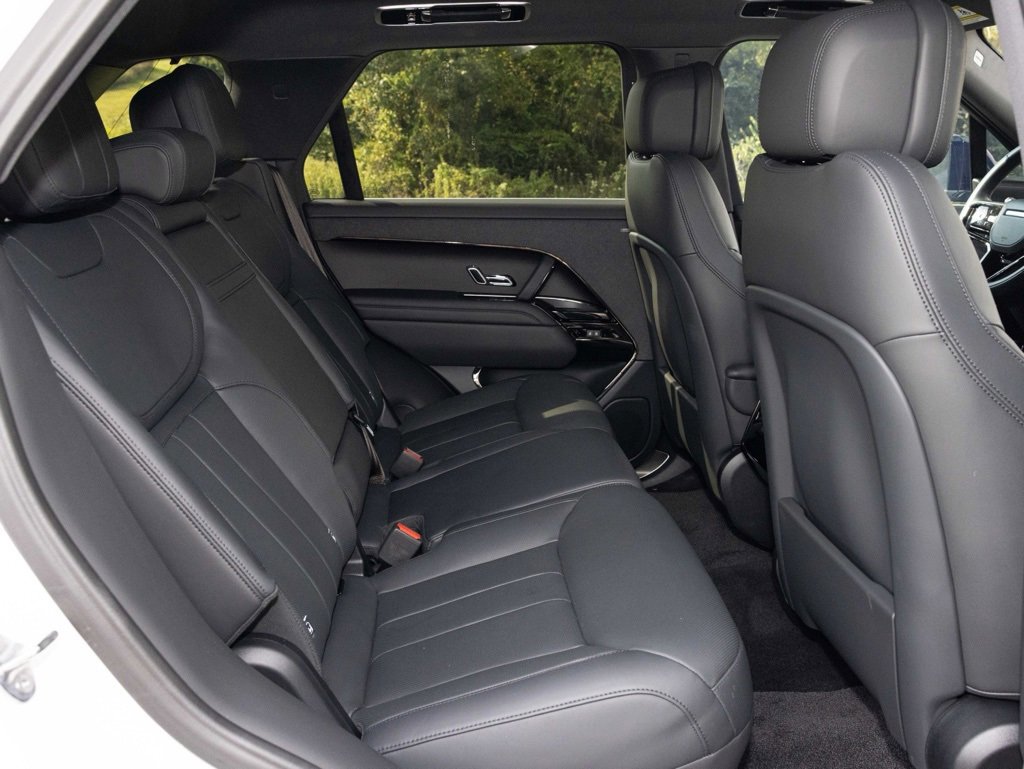 Used 2023 Land Rover Range Rover Sport SE Dynamic image 45