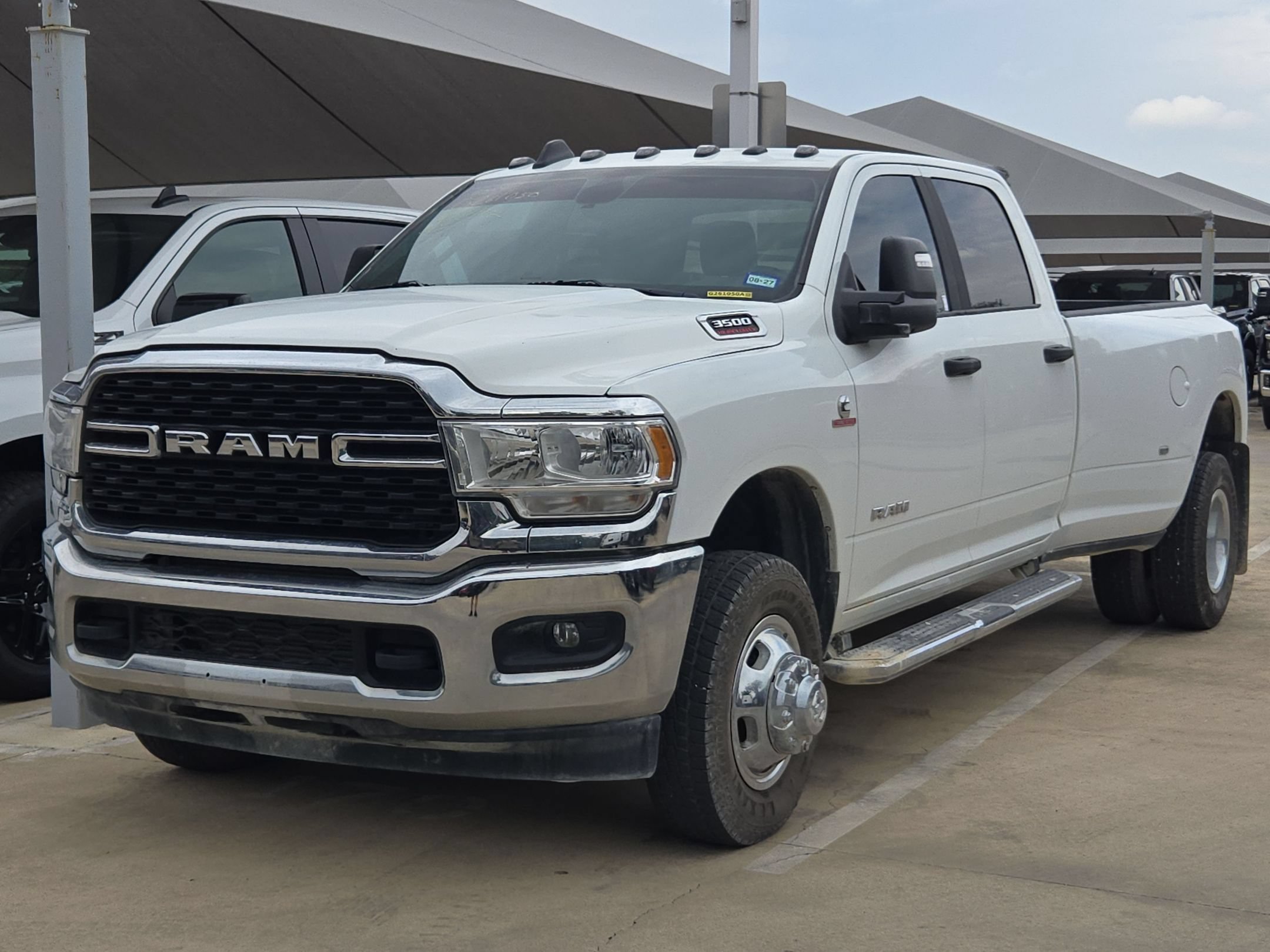 Used 2024 RAM 3500 Big Horn AWD/4WD image 3