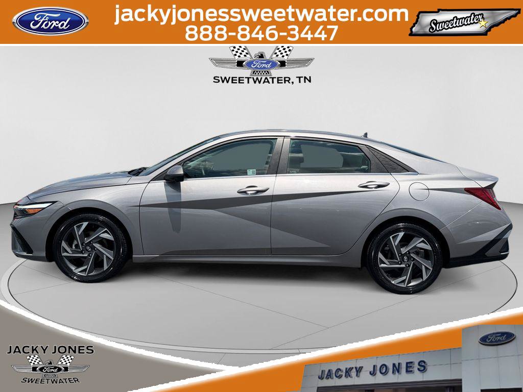 Used 2024 Hyundai Elantra Limited FWD image 2