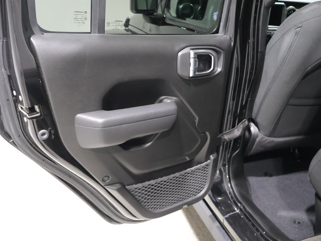 Used 2023 Jeep Gladiator Sport AWD/4WD image 17