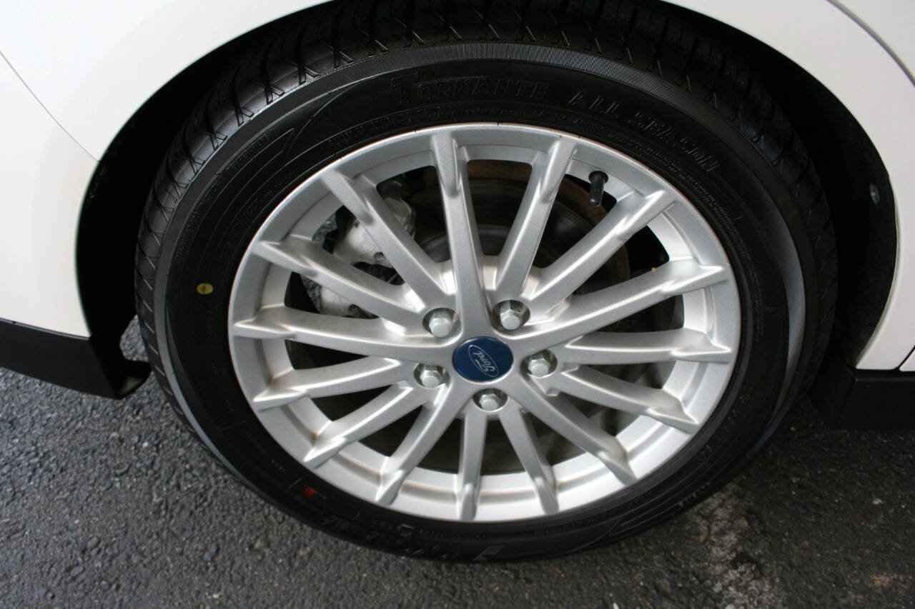 Used 2013 Ford C-MAX SEL FWD image 28