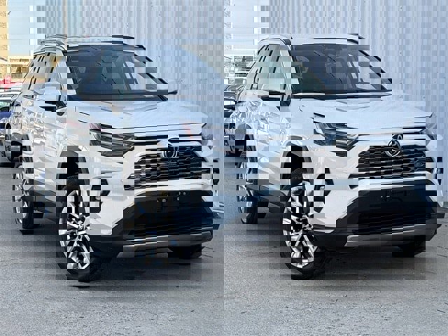 Used 2023 Toyota RAV4 Limited image 2