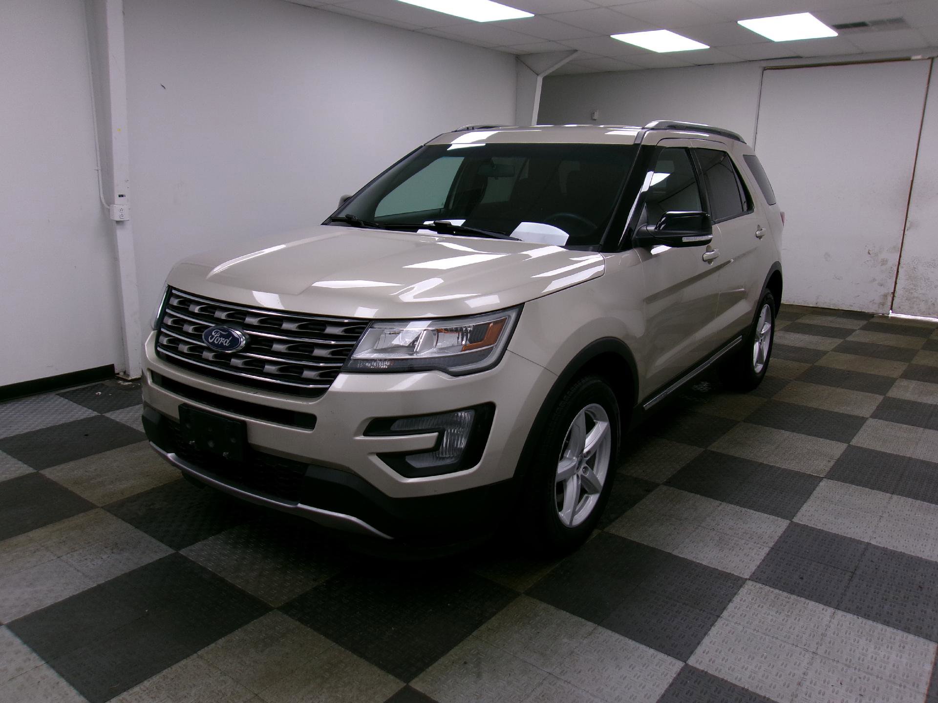 Used 2017 Ford Explorer XLT