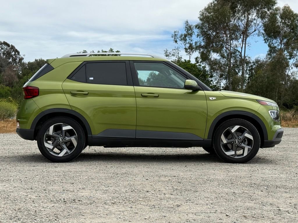 Used 2021 Hyundai Venue SEL image 7