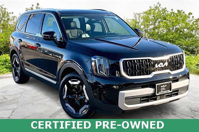 Used 2023 Kia Telluride EX w/ EX Captain's Chair Package image 11