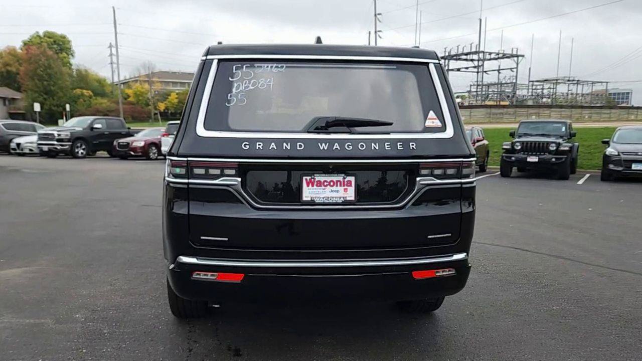 New 2023 Jeep Grand Wagoneer Series III w/ HD Trailer Tow Package AWD/4WD image 8
