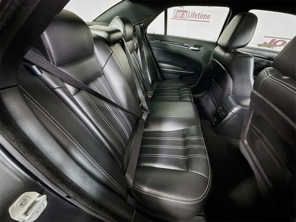 Used 2023 Chrysler 300 S image 32