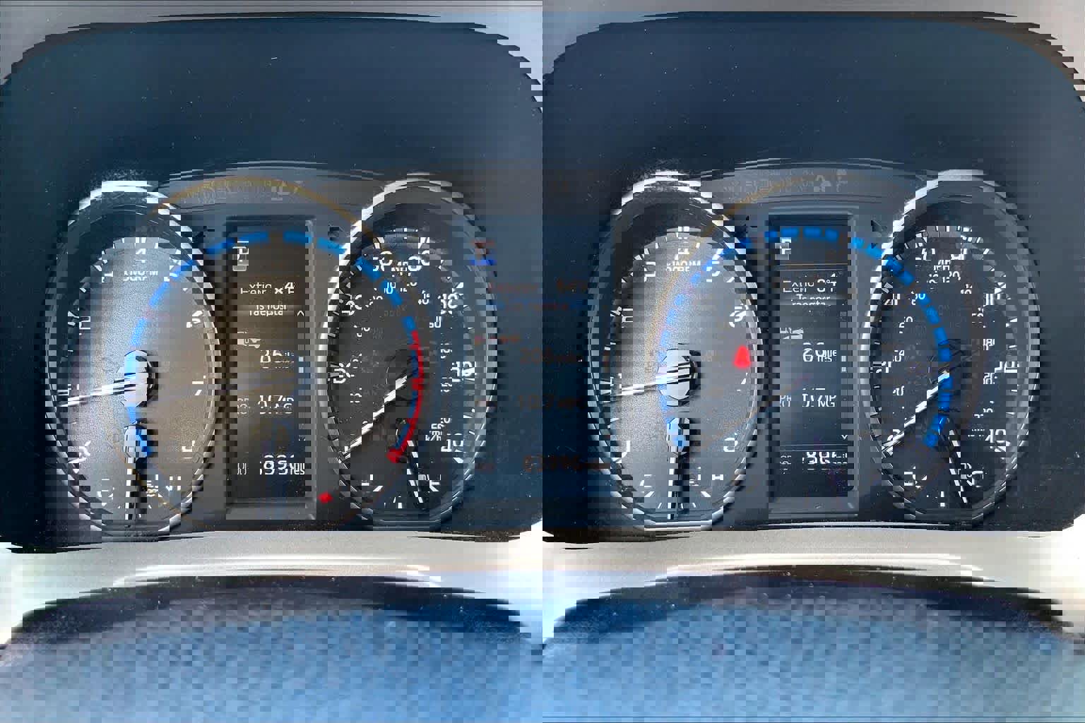 Used 2018 Toyota RAV4 LE image 24