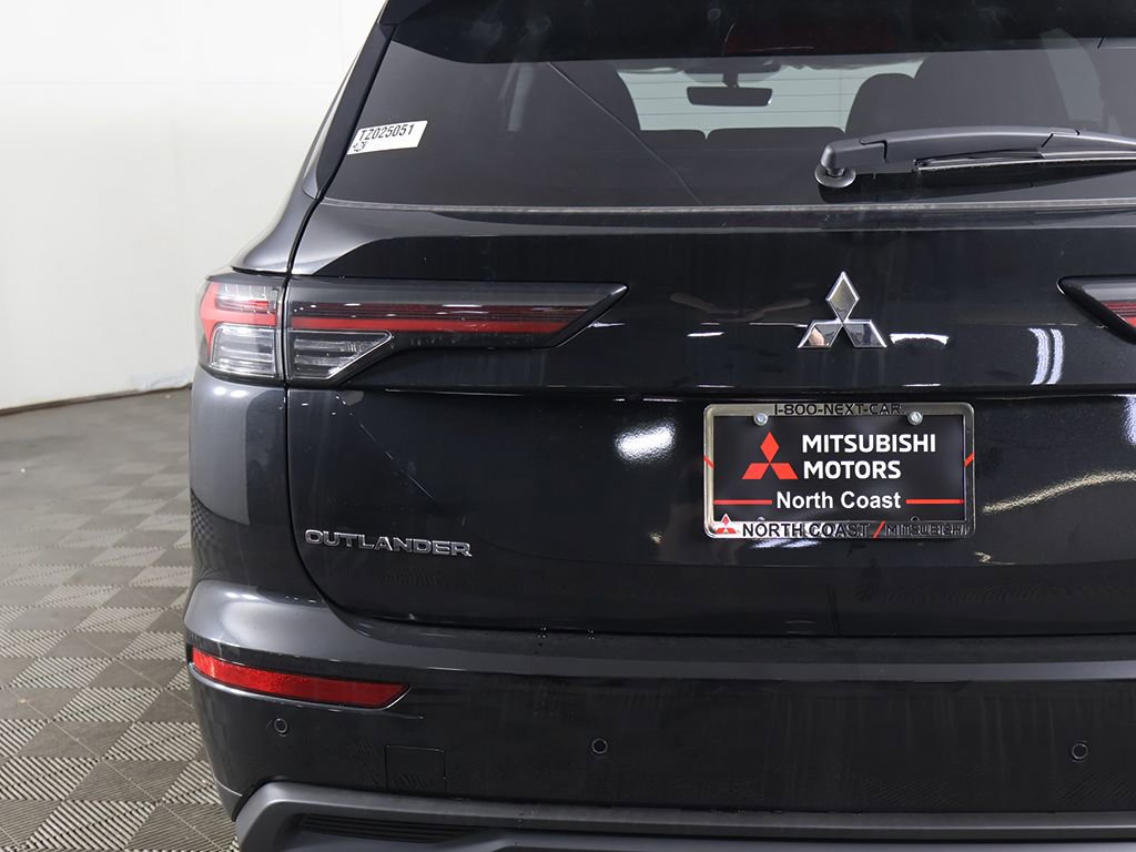 New 2026 Mitsubishi Outlander ES FWD image 14